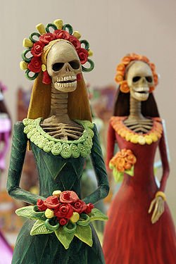 JRMC85's tweet photo. La importancia del altar en el #DiaDeMuertos ¿conoces sus elementos? https://t.co/jrEwqb1nRi @EncantaMex https://t.co/YGsomlfJkY