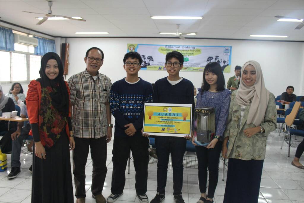 AccFair3's tweet photo. Selamat kepada para pemenang lomba ecopreneur "kontes daur ulang produk" https://t.co/mujRpZ9FjX