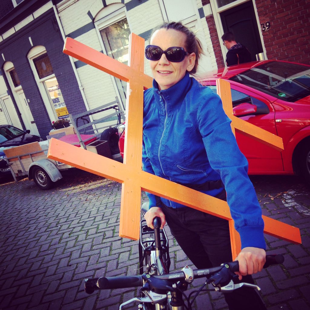 cplubbers's tweet photo. Hashtags, wij zitten er middenin! @presentdenhaag #nonstoppresent https://t.co/atyjMf81Vk