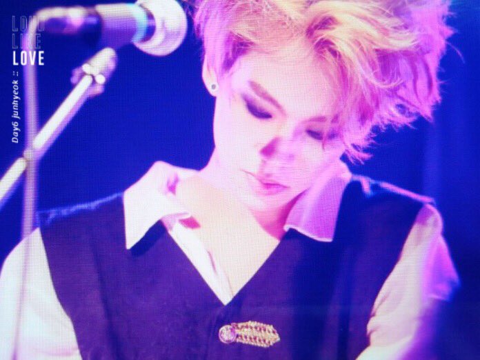 LoudLikeLove_6's tweet photo. 151031 위대한 할로윈 락데이

Remember this day!☠

#Day6 #데이식스 #준혁 #junhyeok https://t.co/juV5ixir60