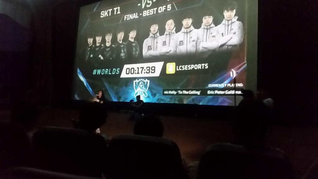 rozzie04's tweet photo. This is #HowPHWorlds
#TeamSM
woooo Saya sheeet. hahaha.
@RiotSpiffy
#SmNorthEDSA #RumbleRoyale https://t.co/acjNMVdPjZ