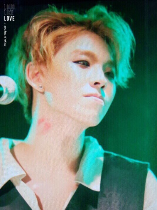 LoudLikeLove_6's tweet photo. 151031 위대한 할로윈 락데이

😽💋

#Day6 #데이식스 #준혁 #junhyeok https://t.co/uoArqSN27W