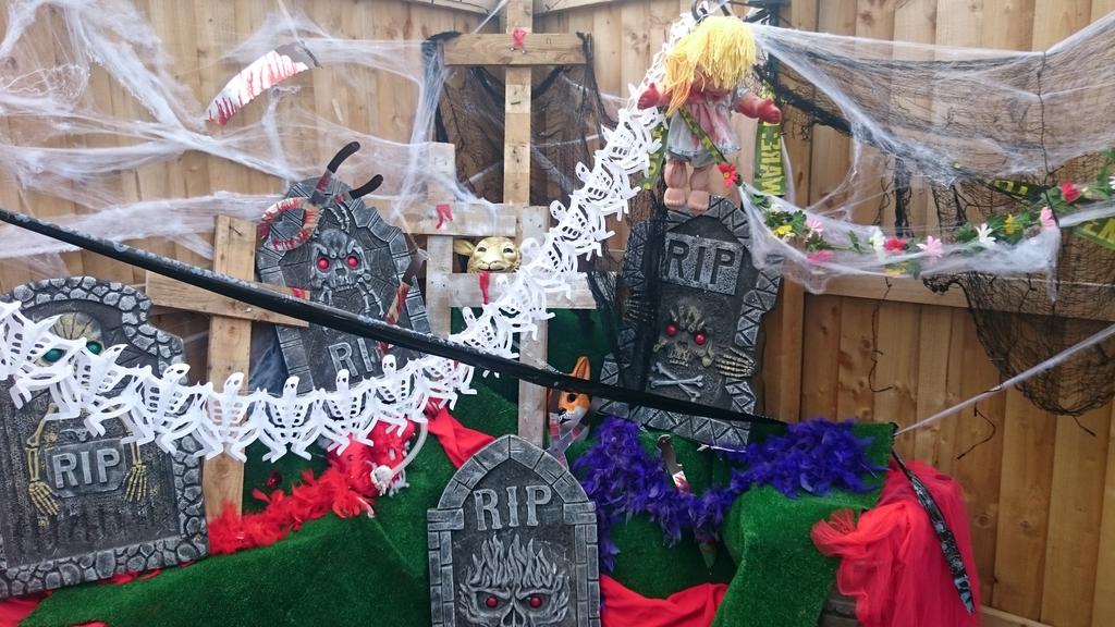 NancyKnuckles's tweet photo. Spooky brewery beer garden come join us tonight https://t.co/P96gFvI1vt