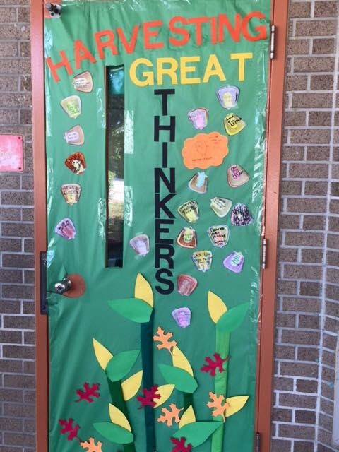 AmyDujon's tweet photo. Door decorating winners @APFoxes. Love our community of learners! Building our culture and writing our story. https://t.co/eWay2iJLWk