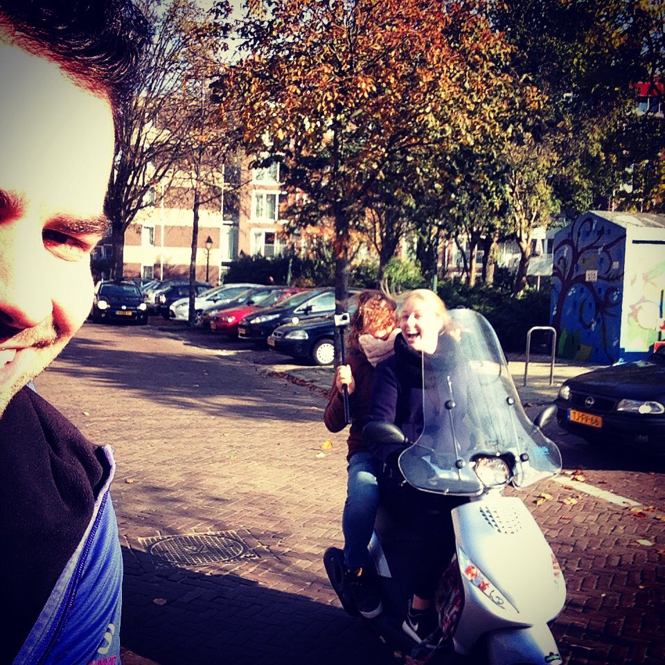 cplubbers's tweet photo. De mobiele @presentdenhaag brigade to the rescue! #nonstoppresent #slapenkanaltijdnog https://t.co/FJie87ZqWN