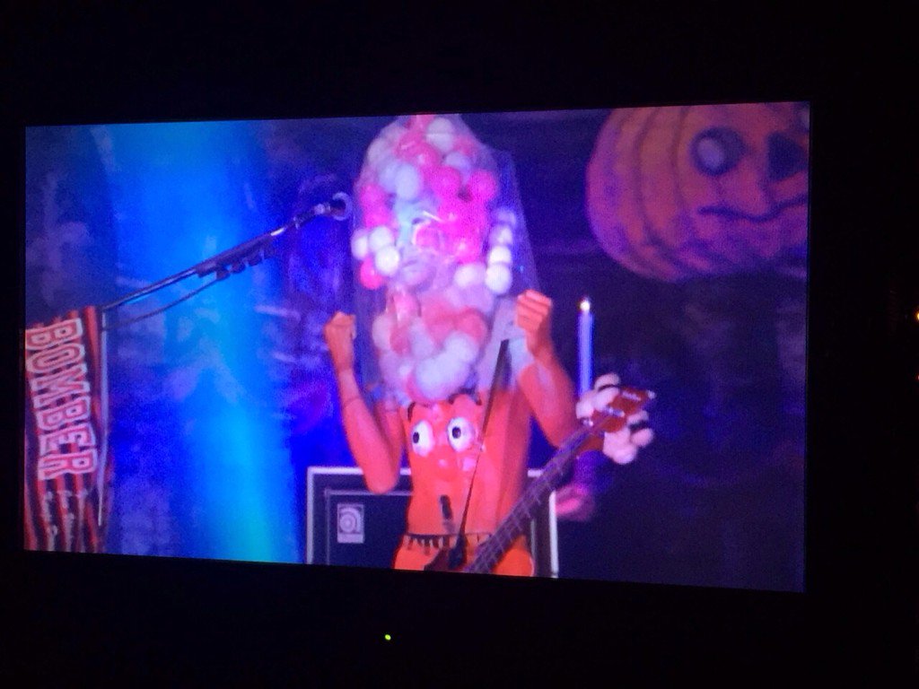 なんかニュース番組でコンタックの仮装が話題になったそうで、思わず