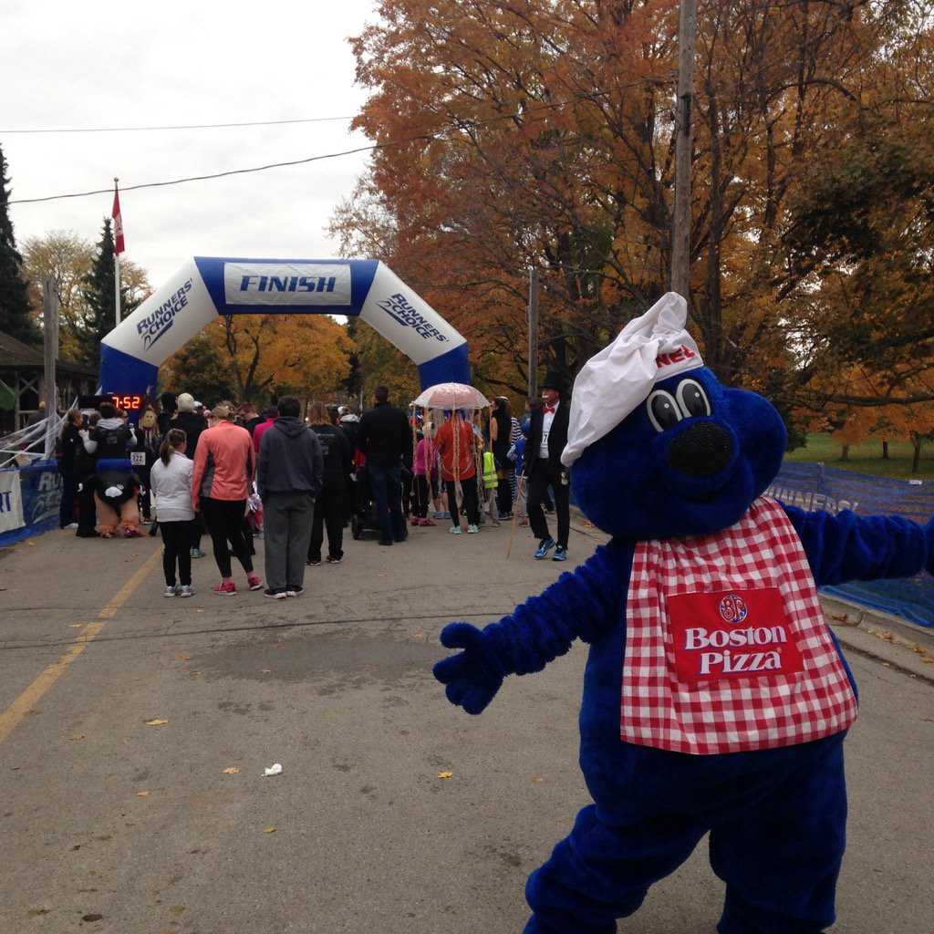 BPLondon's tweet photo. At the Halloween Haunting run at Springbank! #runnerschoice #proudsponsor #bostonpizza https://t.co/QQVhv94Bb9