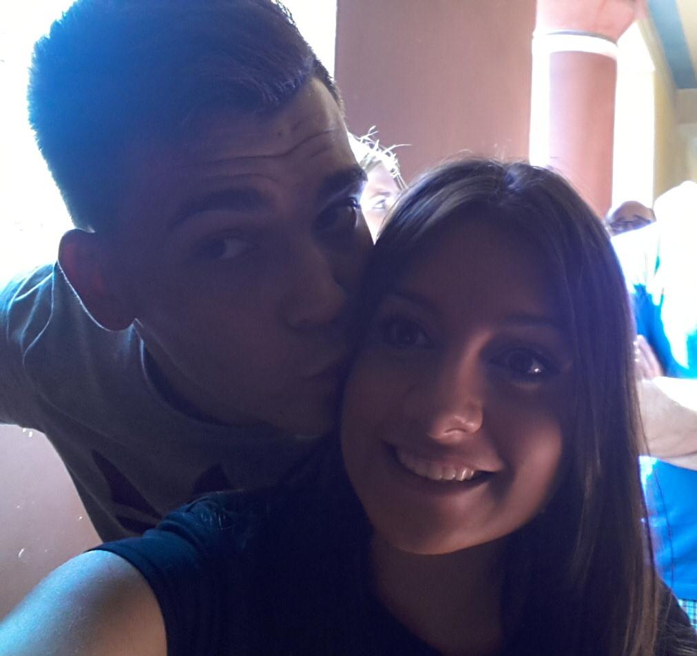 Aroaa23's tweet photo. Lo mejor que yo  tengo ♡  
#haciendocolaaa https://t.co/KERBatVNF8
