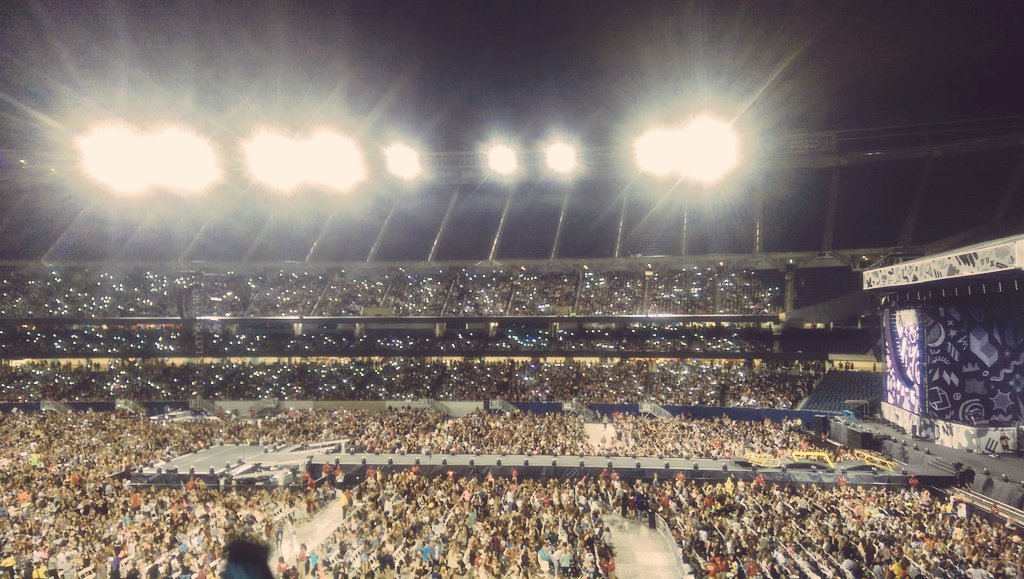 otradaggerrose's tweet photo. Thank you for the best day of my life! I love you more than anything❤ @onedirection
#OTRAChicago 
#RememberOTRATour https://t.co/P2gsmuPpVJ