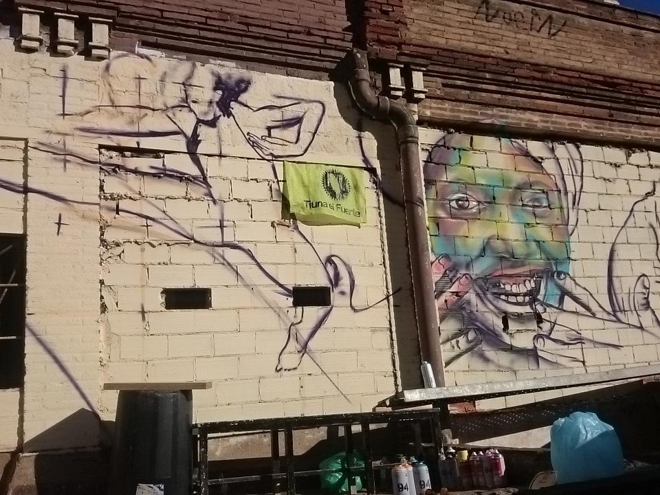 Dia de la castanyada,disfrutant del dinar amb un nou mural fet i un altre en marxa.A les 18h concert del niño vegano