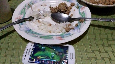eriobatumbakal's tweet photo. Never miss one moment. #HowPhWorlds #Worlds #LoLonsports5 #esportsph https://t.co/wBVZeFMihN