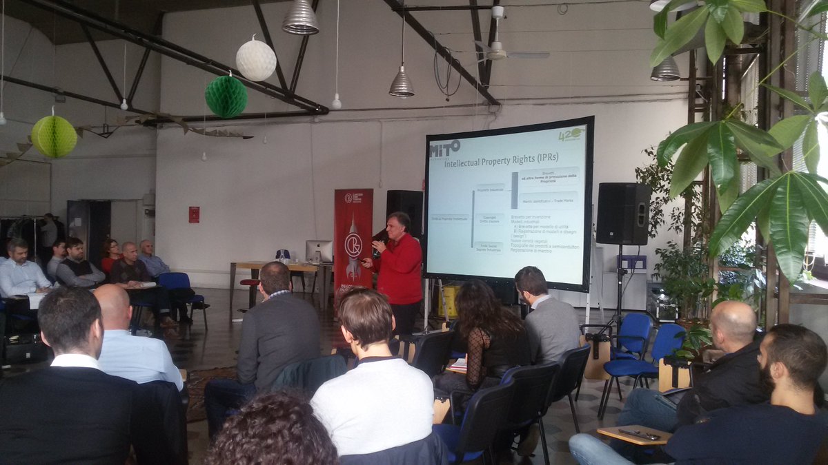 42accelerator's tweet photo. #brevetto si, brevetto no! La proprietร intellettuale da chi la vive ogni giorno รจ qui #ssg2015 @att @MITOTechnology https://t.co/r1zCcY9JJE