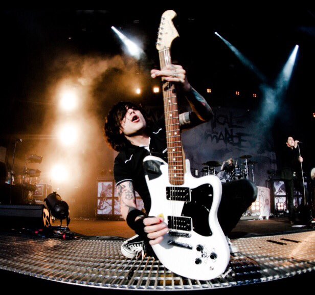 Frank iero, today is your birthday and that makes me extremely happy. I hope it\s a lovely day for you, I love you  