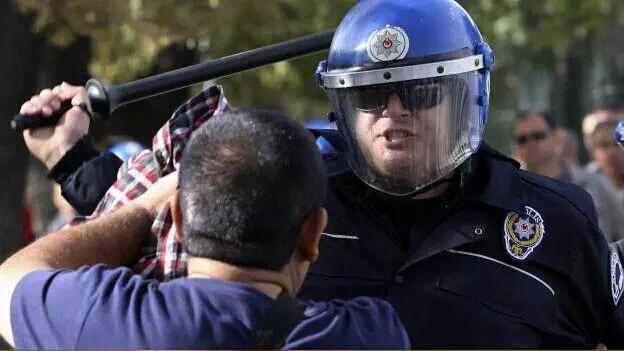 TCeylangoz's tweet photo. #OyumCHPyeÇünkü AKPOLİSE dur diyenbteknparti CHP dir https://t.co/uIaVuaVvqz