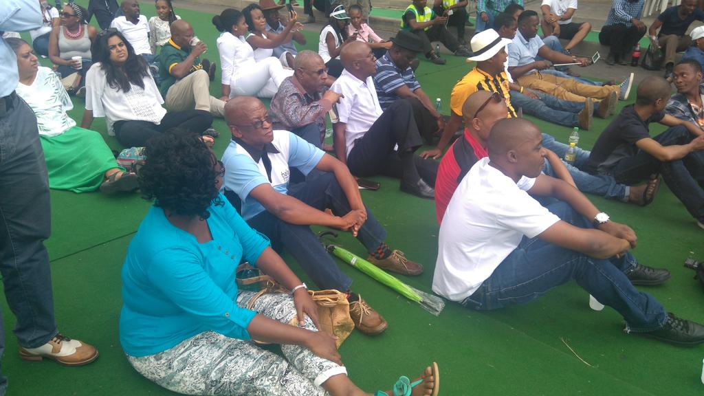 jhbecomobility's tweet photo. Mayor Parks Tau, enjoying the game with Joburgers @ParksTauCOJ #joburgecomobility @CityofJoburgZA https://t.co/wdD9plVHxy