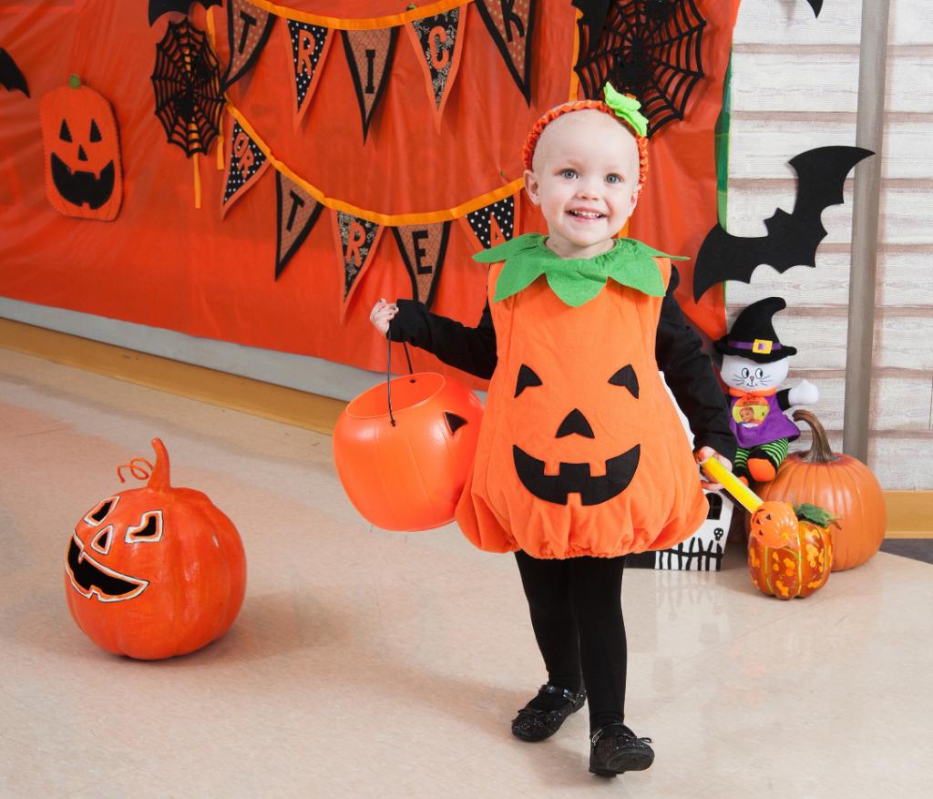 StJude's tweet photo. Happy Halloween from the kids of St. Jude! https://t.co/Fcp49aIsPW