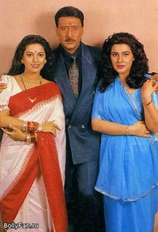 Juhi Chawla Porn Vido - Aaina: Why Would Anyone Ever Pick Amrita Singh Over Juhi Chawla? |  dontcallitbollywood