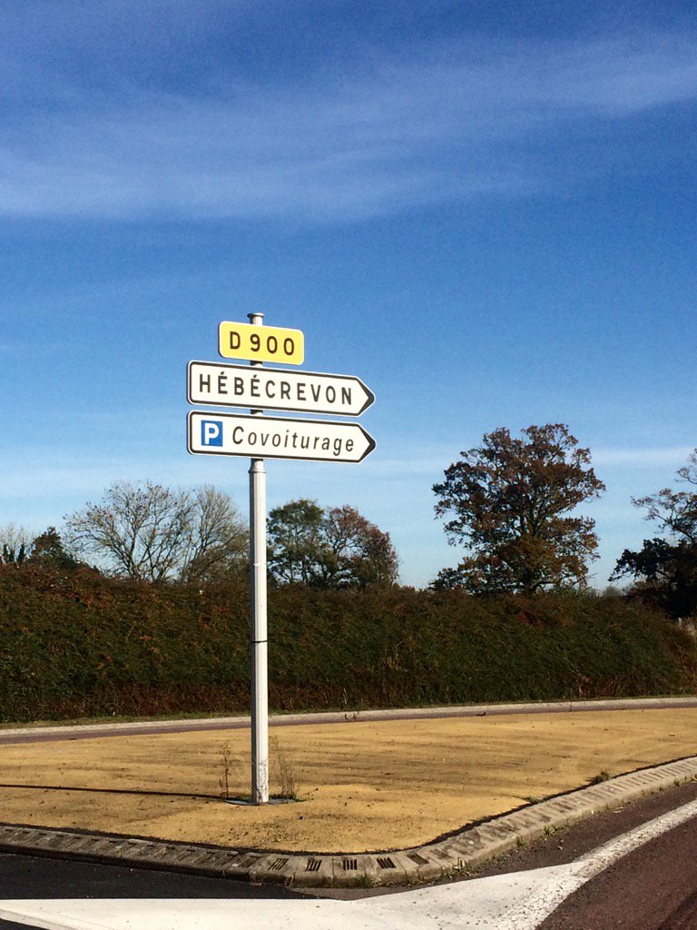 GiedReLaLaLa's tweet photo. Eh beh, SYMPa L'aRRiVée daNs La MaNChe.. BoNNe aMBiaNCe. https://t.co/kVaynq0Ulr