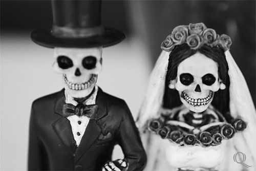 codicedeltiempo's tweet photo. En Irlanda, los jóvenes aprovechaban Halloween para conocer, con la ayuda de espíritus, quién sería su alma gemela. https://t.co/zdjgItoB9r