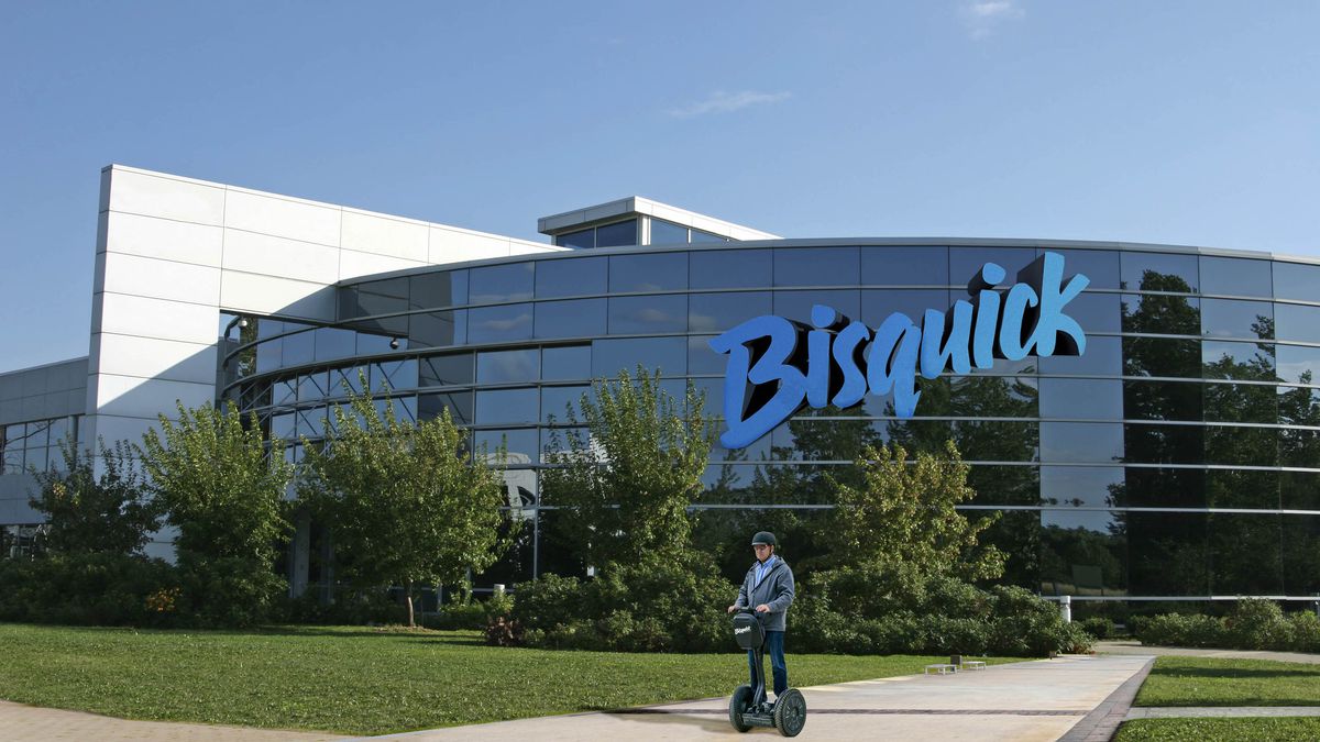 TheOnion's tweet photo. Bisquick Unveils Sprawling State-Of-The-Art Silicon Valley Campus https://t.co/6ywgx62aT2 https://t.co/BvrjglKAxc