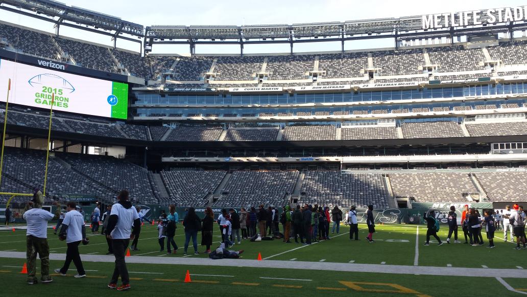 marinopr's tweet image. At MetLife Stadium for the 21st Annual @BBBSNYC #GridironGames. 150+ Littles playing on the same field as the pros!