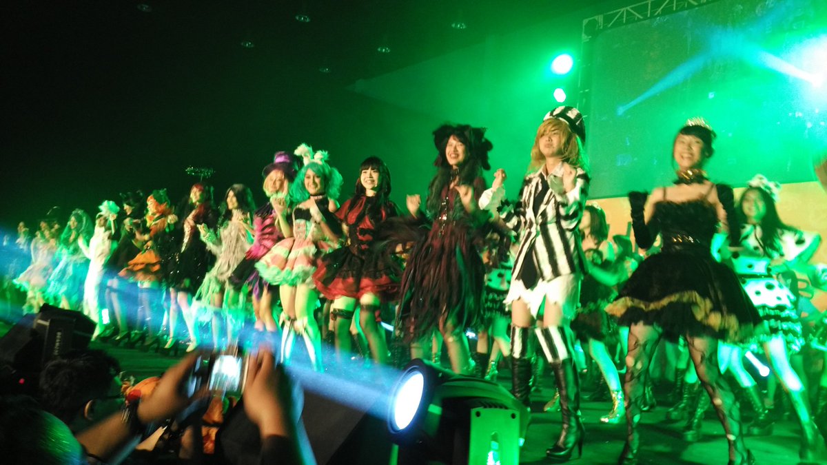 officialJKT48's tweet photo. #JKT48HalloweenHSF Penampilan 'Halloween Night' oleh seluruh member JKT48 https://t.co/HKFF1rSTbt