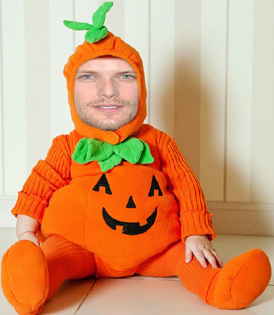 TBursoni's tweet photo. @SamHeughan  🎃Happy Samhain🎃  #SAMKin🎃 https://t.co/nlq8mUpRFD