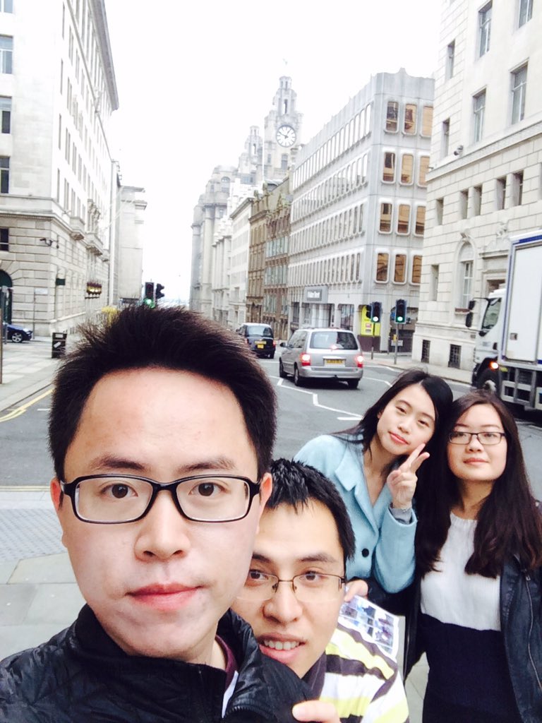 Team XDD at Royal Liver Building #LVPSelfieRun <a href="/Run_Challenge/">Run Challenge</a>