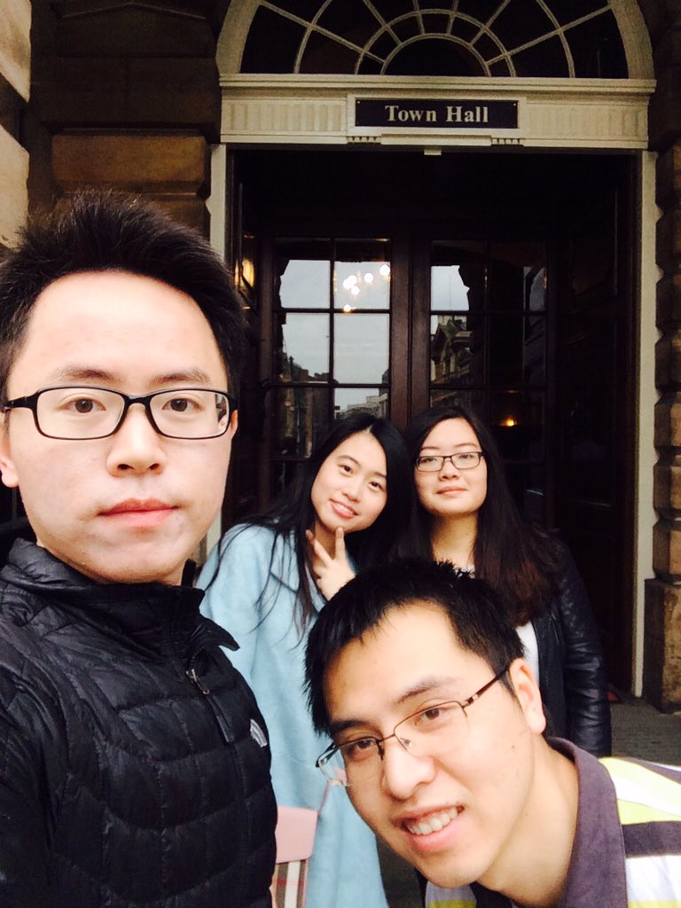 Team XDD at Liverpool Town Hall #LVPSelfieRun <a href="/Run_Challenge/">Run Challenge</a>