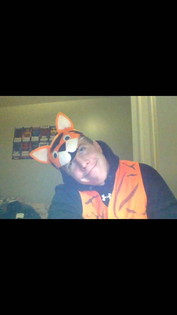 Colgate_33's tweet image. People who think dressing up for Halloween is uncool, are uncool. #FunIsFun 🐯