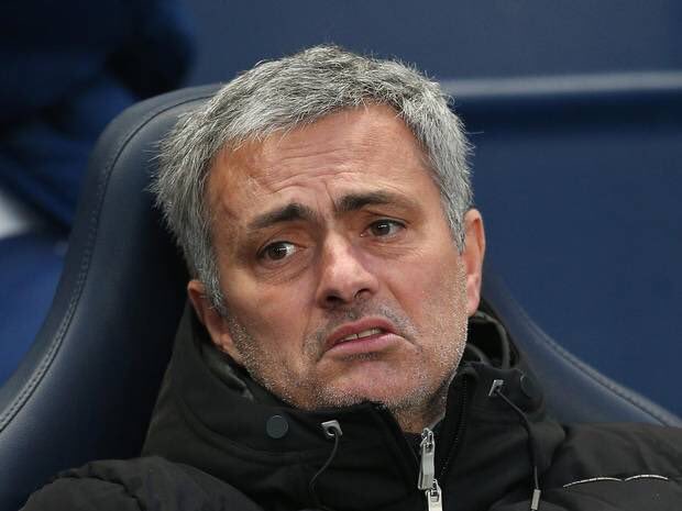 FootballFunnys's tweet photo. RETWEET if you think Mourinho should be SACKED! https://t.co/IITMoTtd2U