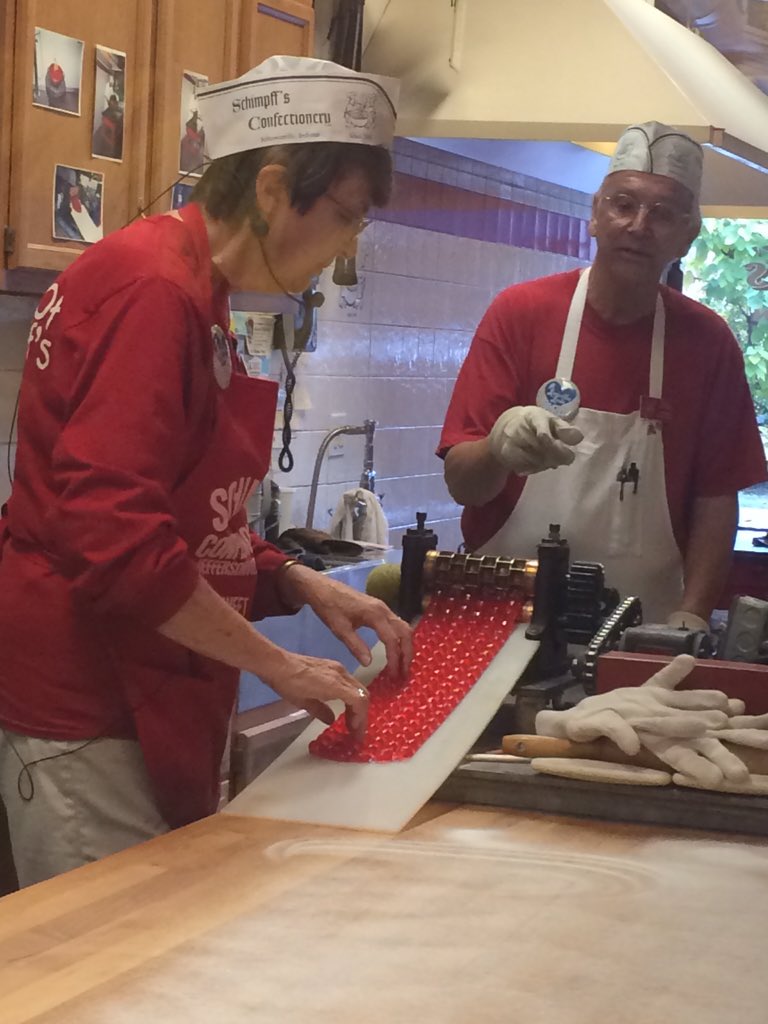 Bettin2016's tweet photo. Just watching how cinnamon red hots are made! @MCWFFA https://t.co/WRBceCI3fS