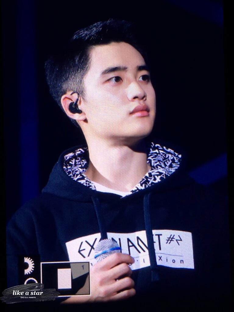 EXOWORLDINA's tweet photo. [PREVIEW] 151031 #EXOLUXIONINFUKUOKA DAY 1 - D.O  ©like a star, d.o blossom https://t.co/Z62kUC6H3C