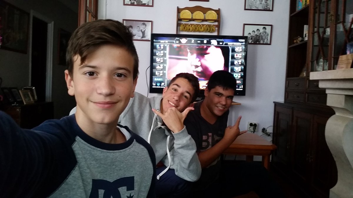 BySans9's tweet photo. @LVPes #WorldsFinal #LoLFinal Un saludo de Menorca! ;) https://t.co/ooDkaoDPDc