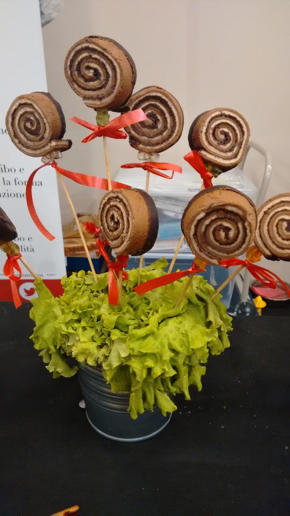 krys_mantovani's tweet photo. Girella flower ....Slurp! #FlorenceCreativity https://t.co/Z2jD3GQror