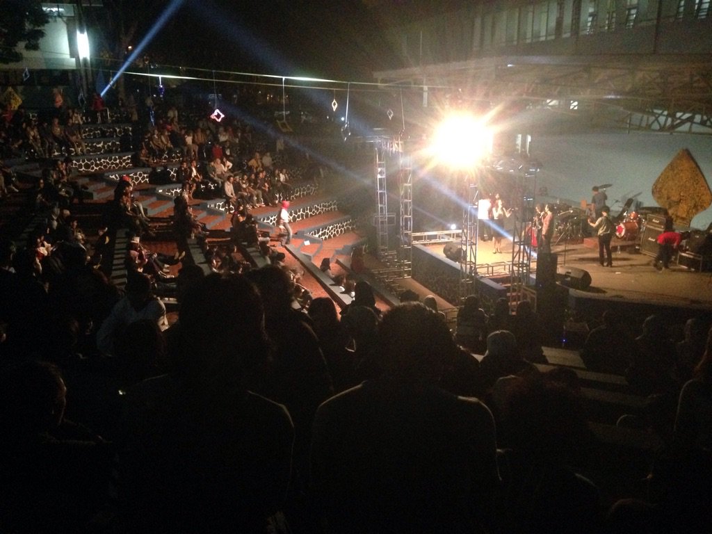 Wowww blue stage rame bangettt lohhh.. #untukh2s