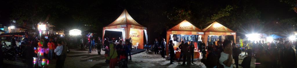 ginsurhad's tweet photo. Semakin meriah "tasyakur nelayan pantai ranca buaya" bersama coklat kits #coklatkita https://t.co/lhJ9rgCICP