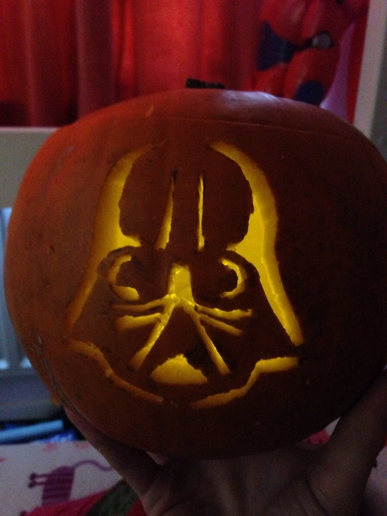 DaveCarter1234's tweet photo. Not bad for my first ever pumpkin carving! #DarthPumpkin https://t.co/TQM81H6kza