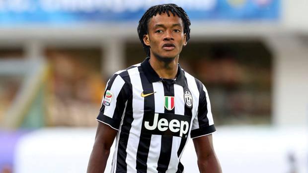 FutbolSuitshn's tweet photo. #SerieA En el ultimo suspiro y con la cadera! Asi gano la #Juventus con un gol al '94 de #Cuadrado al #Torino! 2-1! https://t.co/LCYZpmcKyr