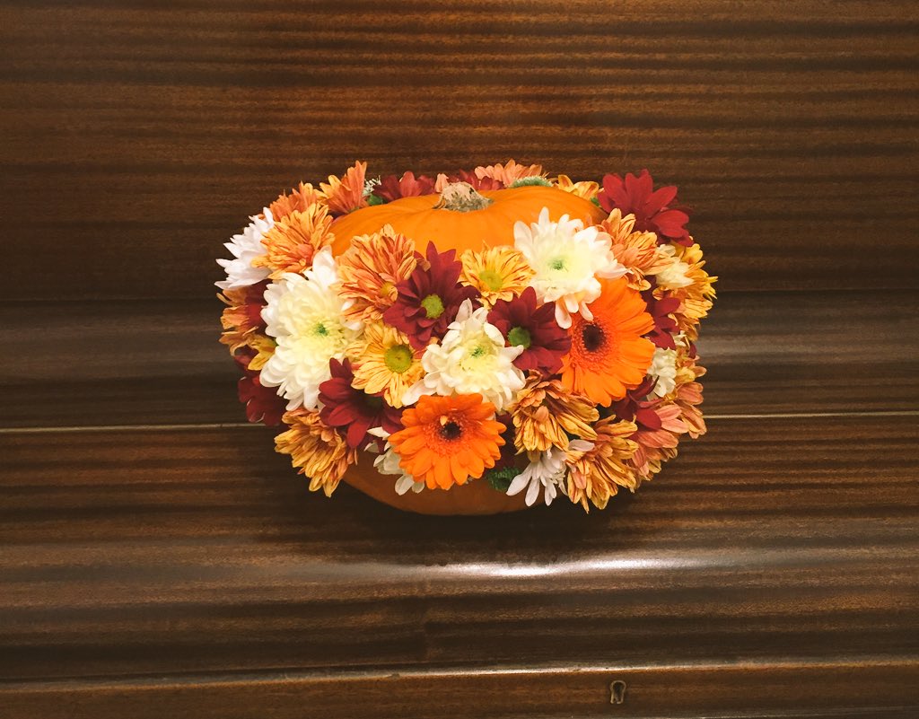 propmyparty's tweet image. More pumpkins from prop my party #Halloween