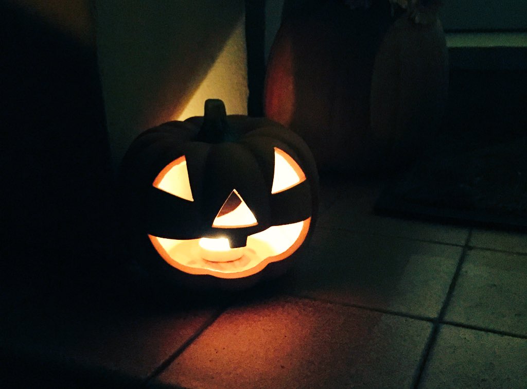 propmyparty's tweet image. Happy Halloween! We've been busy propping our pumpkins!