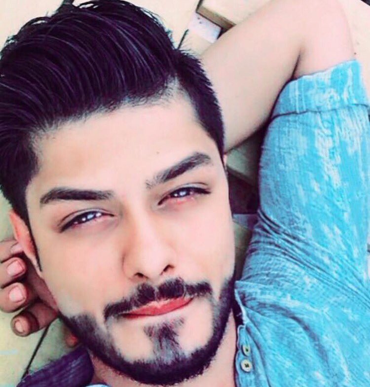 fadwatouil's tweet photo. علي يوسف من  دافويس  يا ربي ماشاء الله 😩😩😩  #StaracArabia https://t.co/ZQmHUTOC1t