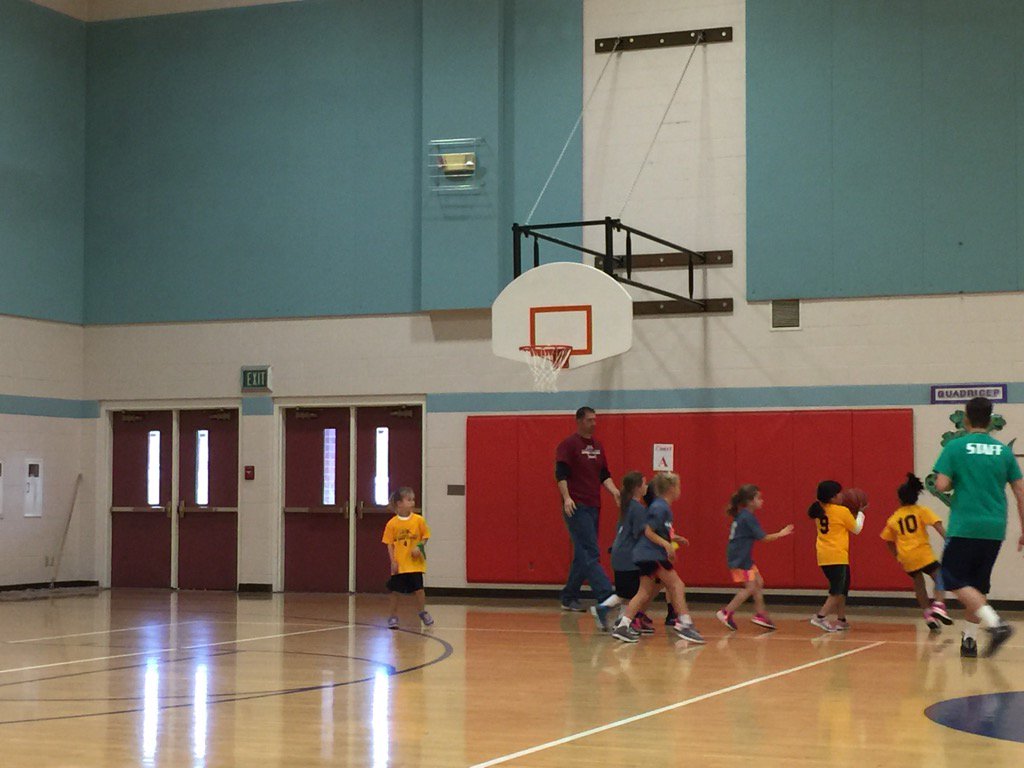 missnelson123's tweet photo. Watching one of my students play some basketball on #Halloween #number10 #gowahluke #schoolofheroes https://t.co/xkullUfeQP