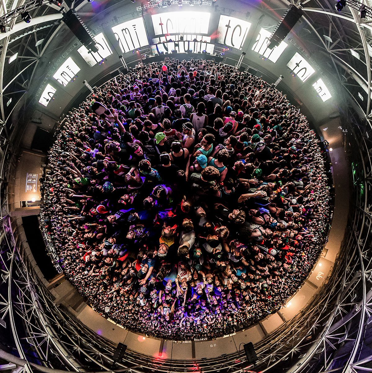 Everyone is like "HALLOWEEN" and we're just here thinking that #LAN2015 is OFFICIALLY  two months away...