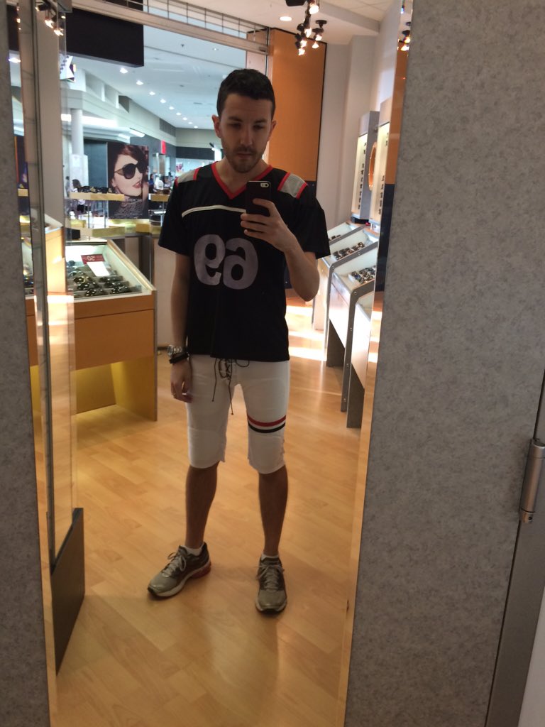 GrantMacLaren's tweet photo. Wore my football outfit today and we totally #madegoal #makecustomersday #sgh1166 @sgh_john @SGH_Jackie #Halloween https://t.co/RjbLTYBpLf