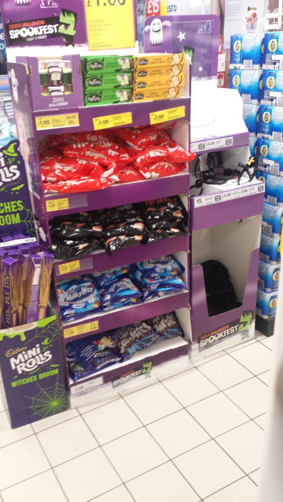 Never has a decision not to bin a spent cake OFD come to the rescue #finalpush #trade #improvise #trade #spooky