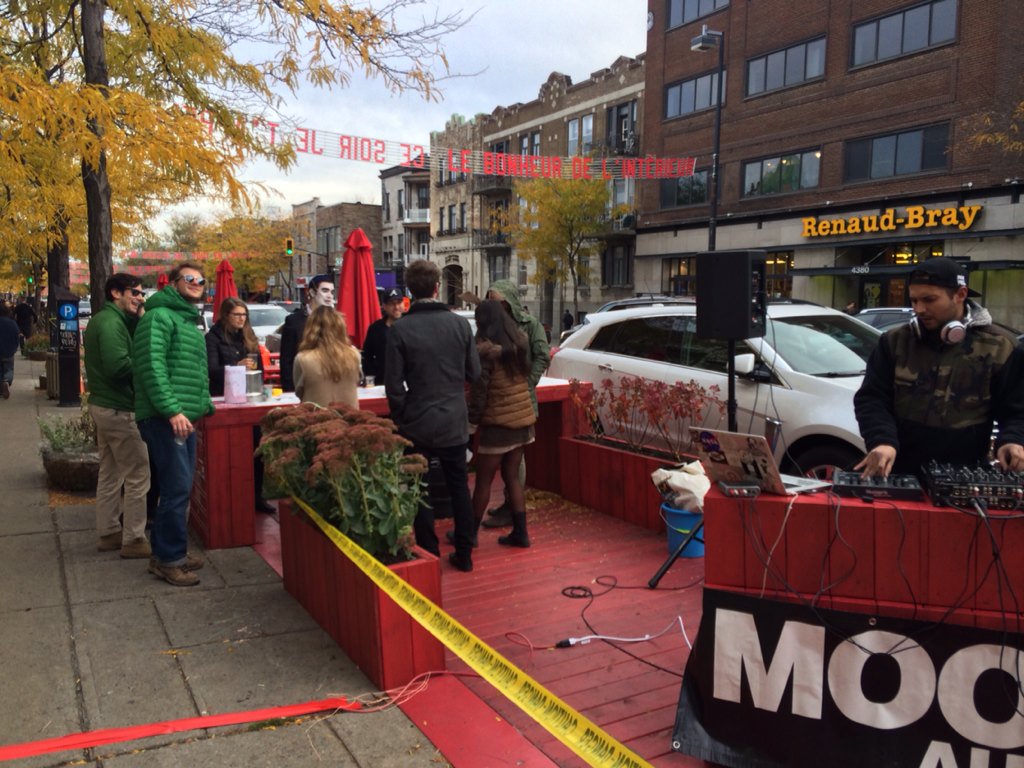 GT_Rouge's tweet photo. Encore 2 heures pour profitez du #biergarten d'#halloween au coin Marie-Anne/@LaRueSaintDenis.@brasseriestdenis https://t.co/jsv8s3XO9l