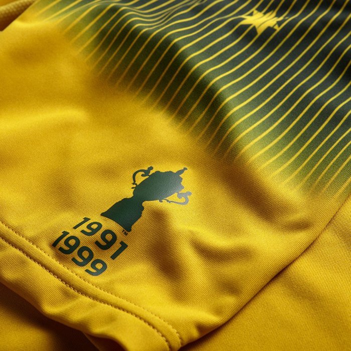 AmazonUK's tweet photo. Who's going to win the #RWCFinal? RT for #NZL OR favourite for #AUS https://t.co/pQEF3GtN98 #NZLvAUS #RWC2015 https://t.co/6Ip3r3wqRH