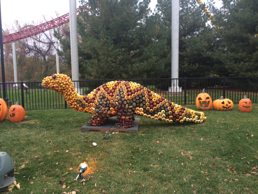 CedarPoint_Fans's tweet photo. #iheartcp #cp #cedarpoint #halloweekends #2015 https://t.co/pMjBEVd2P9