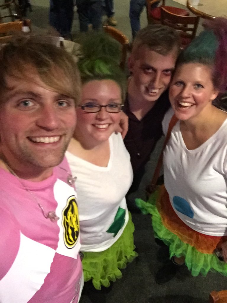 mags__t's tweet photo. Can we go back to last night please??? 😍😍😍 #tripwire #lovelars @xxsnappyxx @julianna87 https://t.co/9GP8ovHU4x